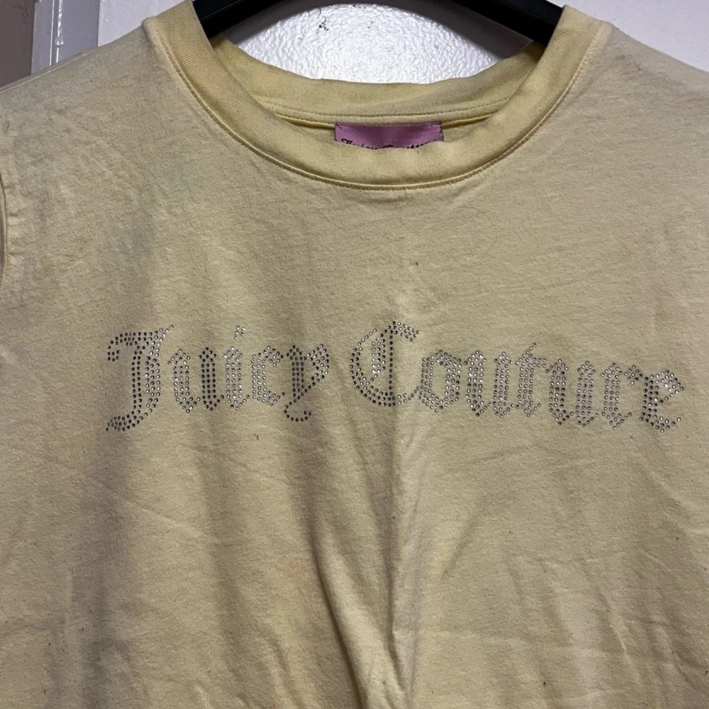 *SET* Juicy Couture Light Yellow Tee WITH SHORTS - Picture 3 of 3